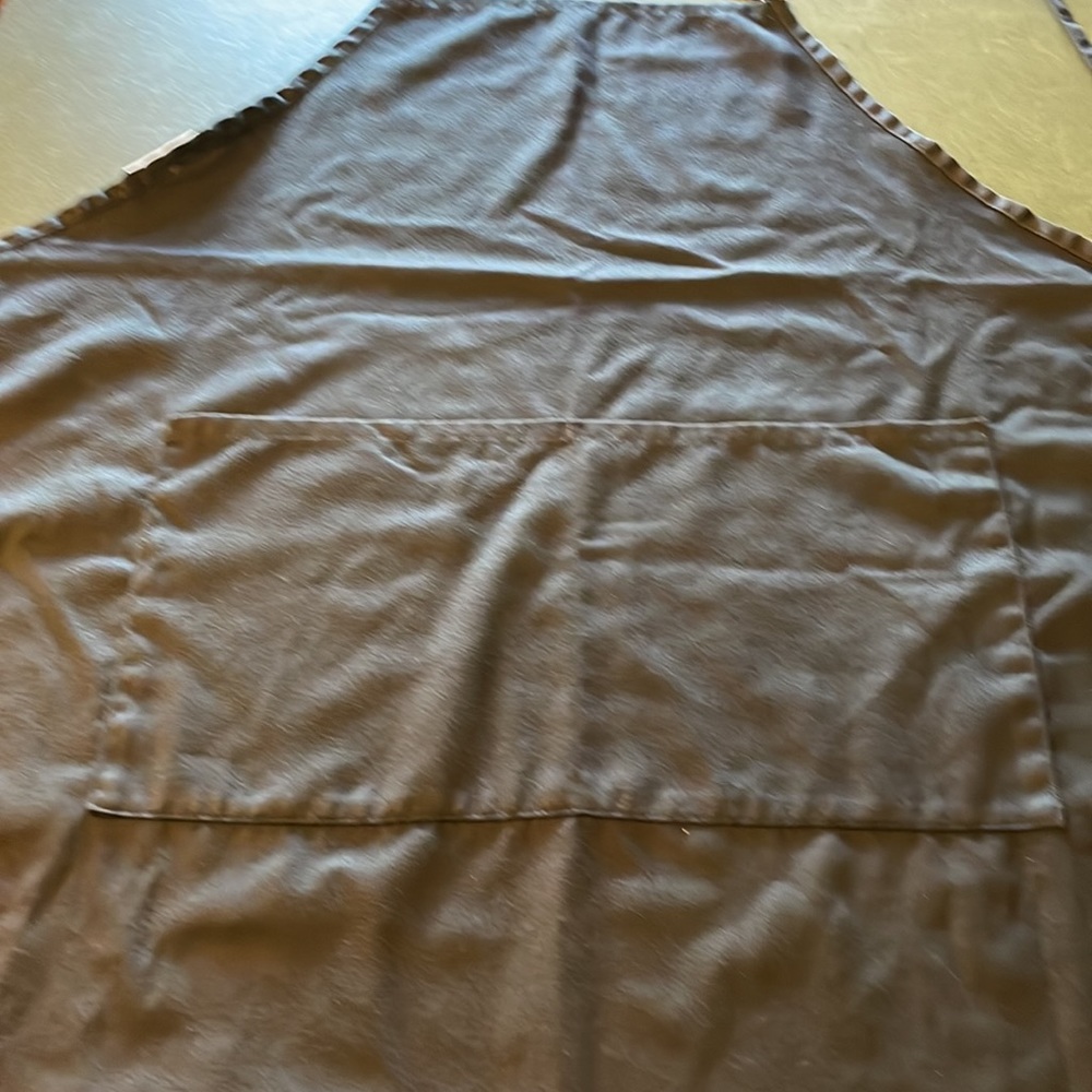 King / Apron - Picture 2 of 4